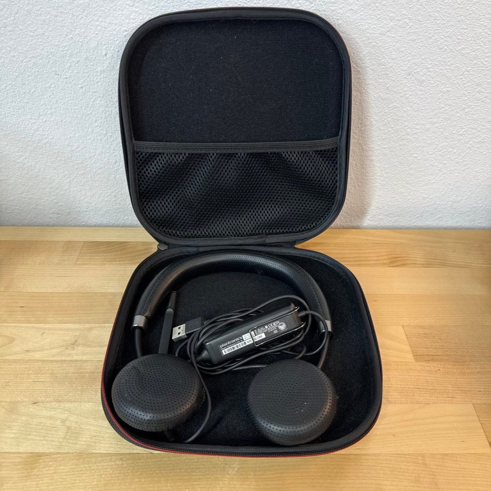 Plantronics Blackwire C720 M USB Wired Headset Noise Canceling with Case Black